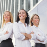 El dilema de elogiar a las mujeres extraordinarias en los negocios